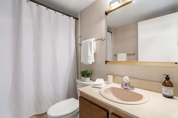 50 Longwood Ave Unit: U:317