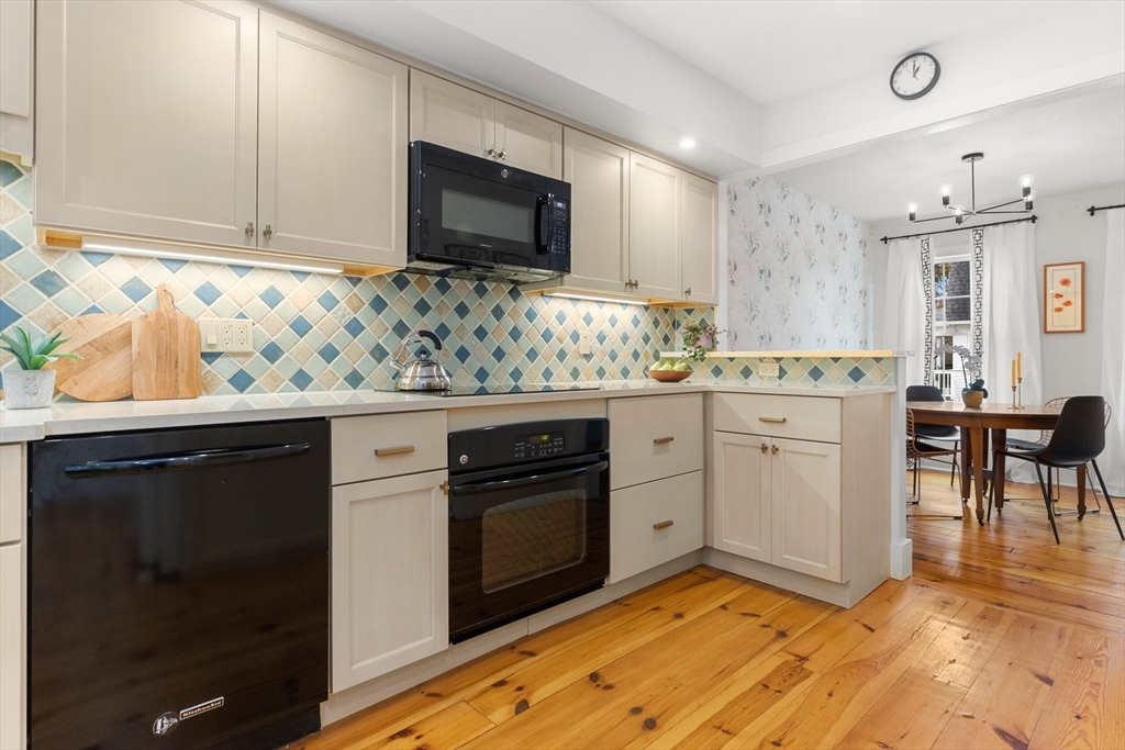 5 Temple Pl # 11