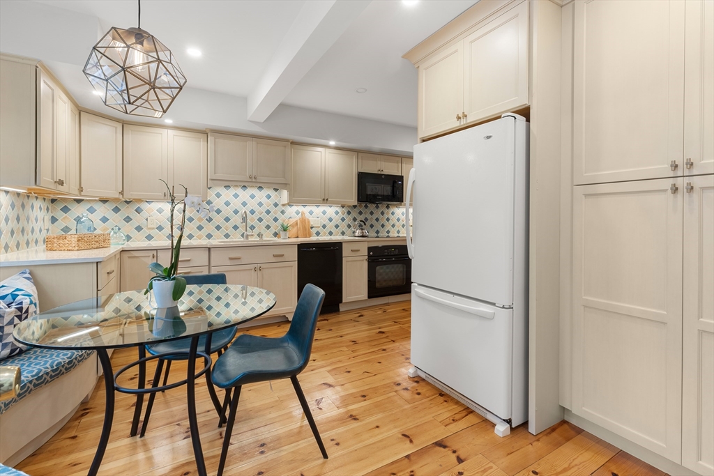 5 Temple Pl # 11