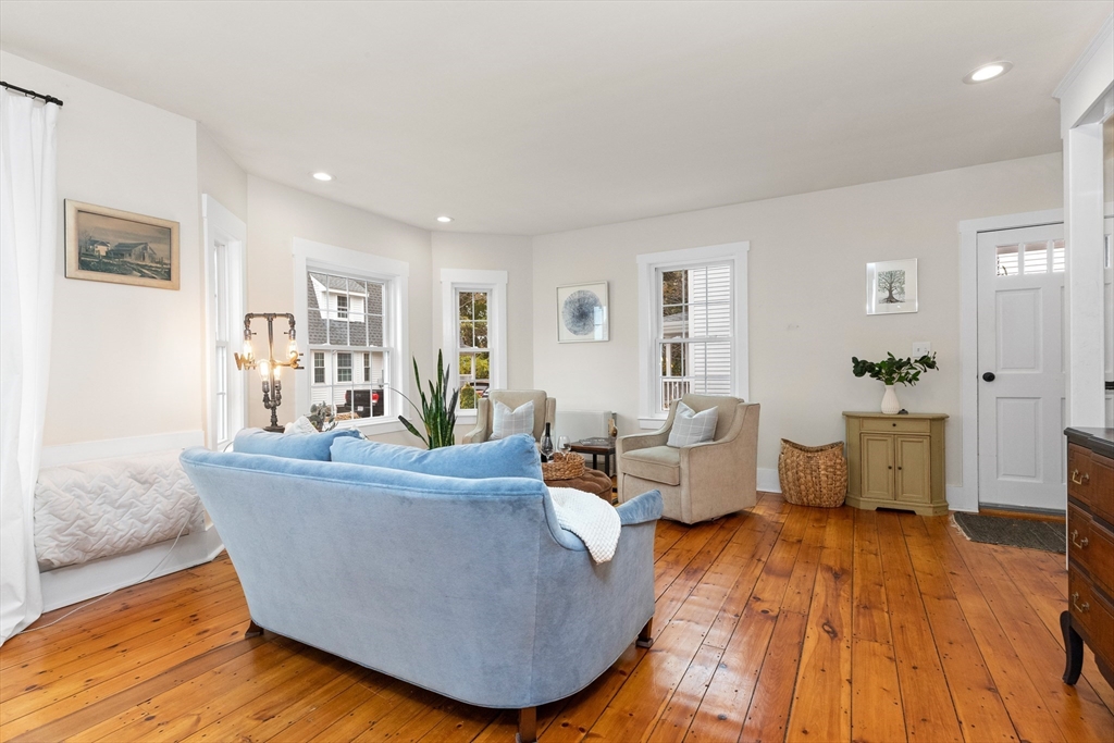 5 Temple Pl # 11
