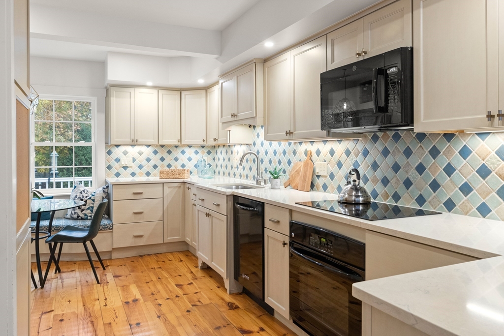 5 Temple Pl # 11