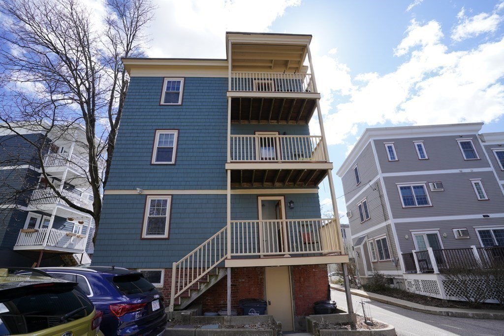 42 Lourdes Ave # 1
