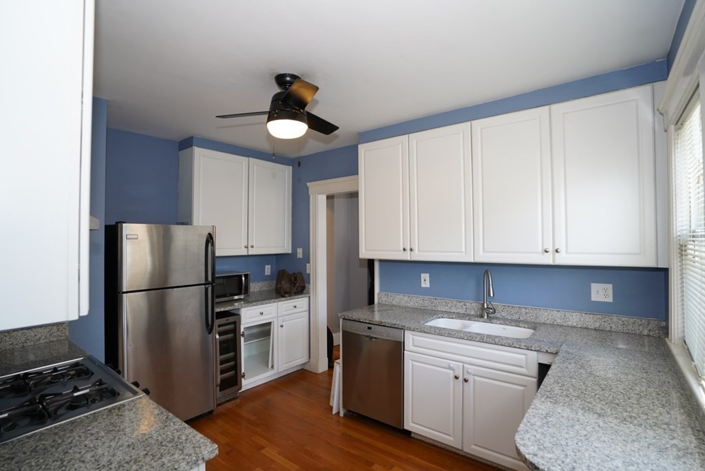 42 Lourdes Ave # 1