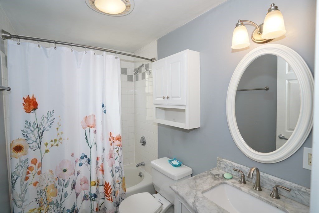 42 Lourdes Ave # 1