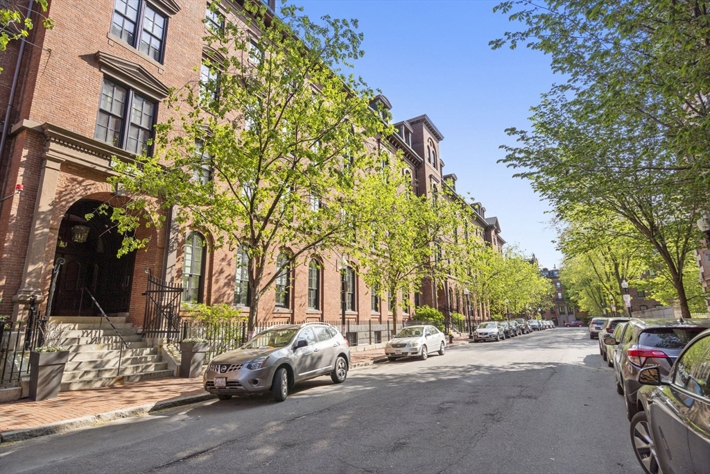 21 Father Francis Gilday St # 406