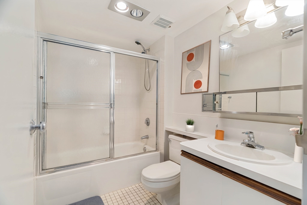 66 Winchester St # 203