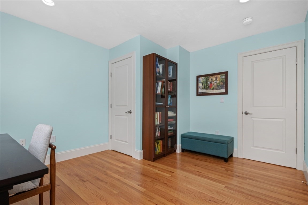 61 Hawthorne St # 61