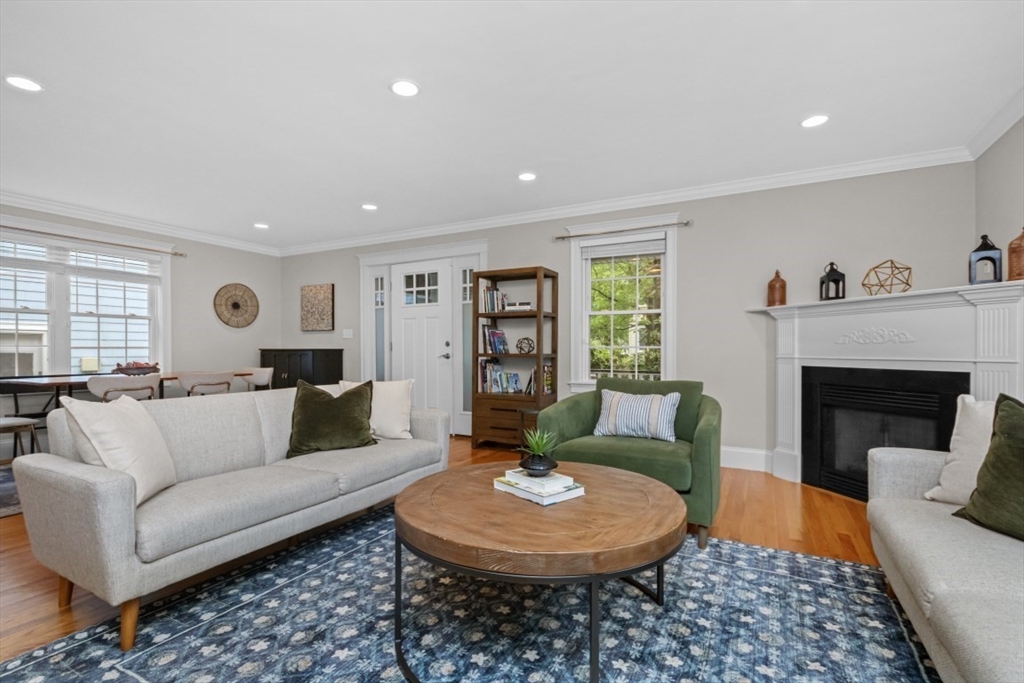 61 Hawthorne St # 61