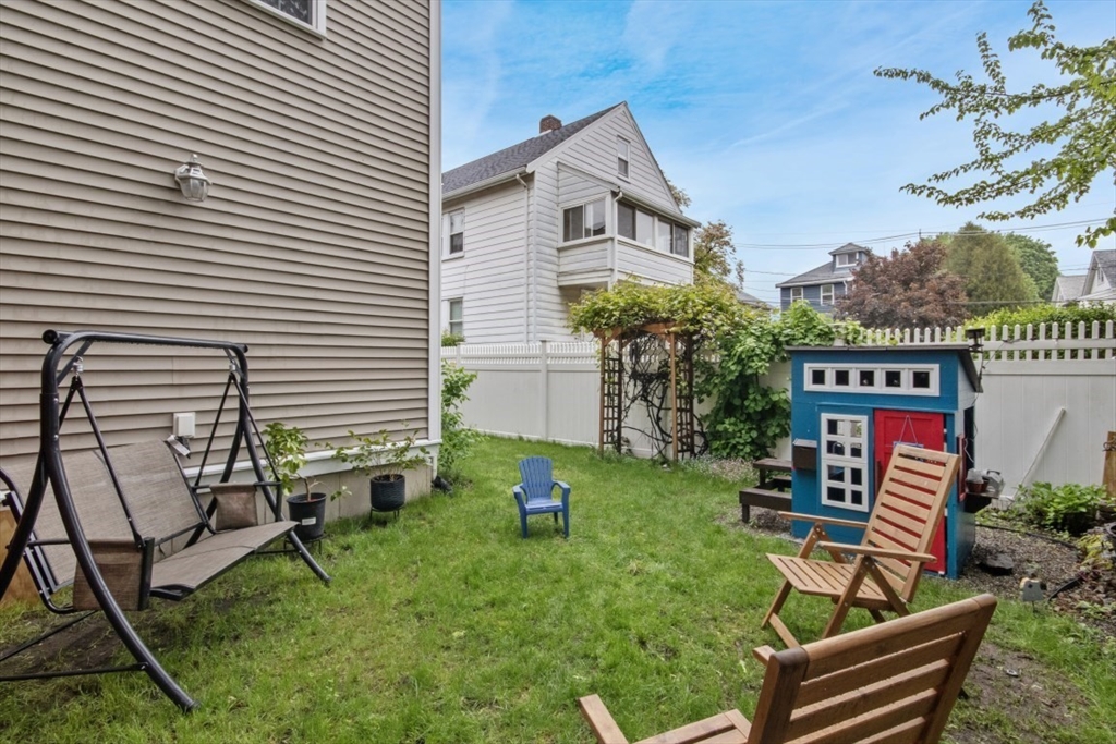 61 Hawthorne St # 61