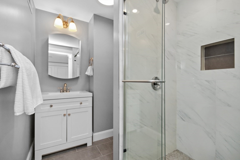 61 Hawthorne St # 61