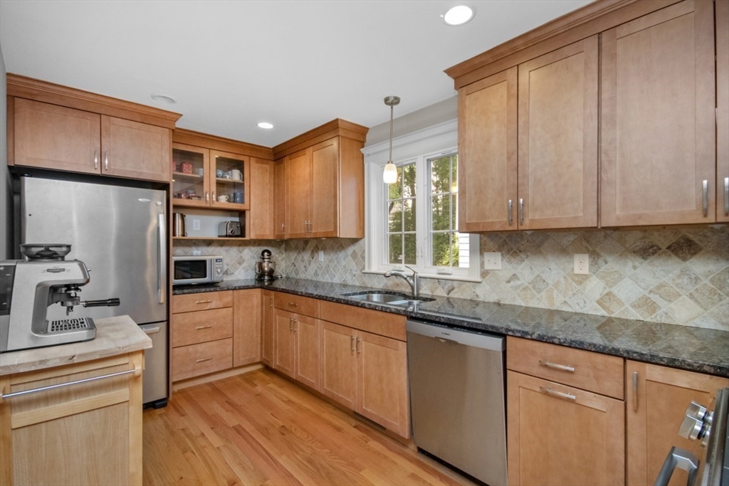 61 Hawthorne St # 61