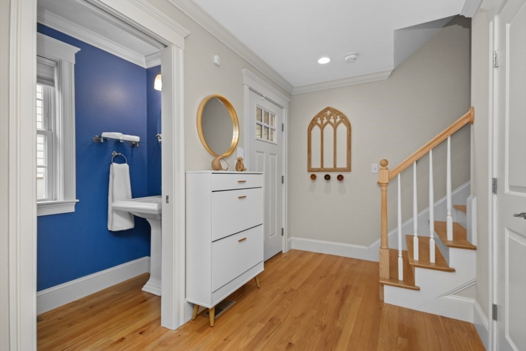 61 Hawthorne St # 61