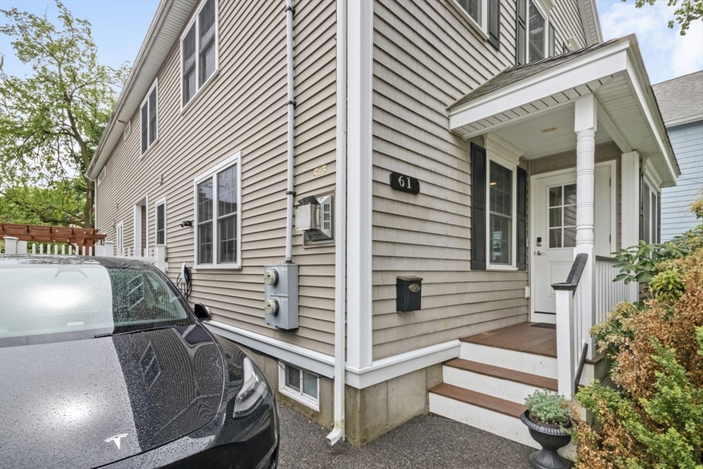 61 Hawthorne St # 61