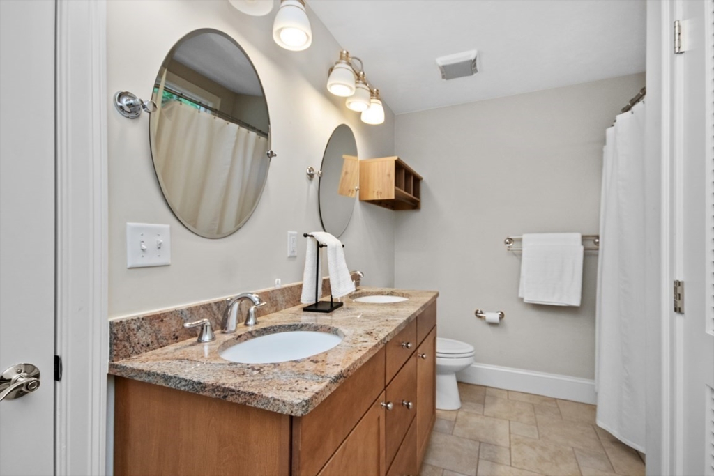 61 Hawthorne St # 61