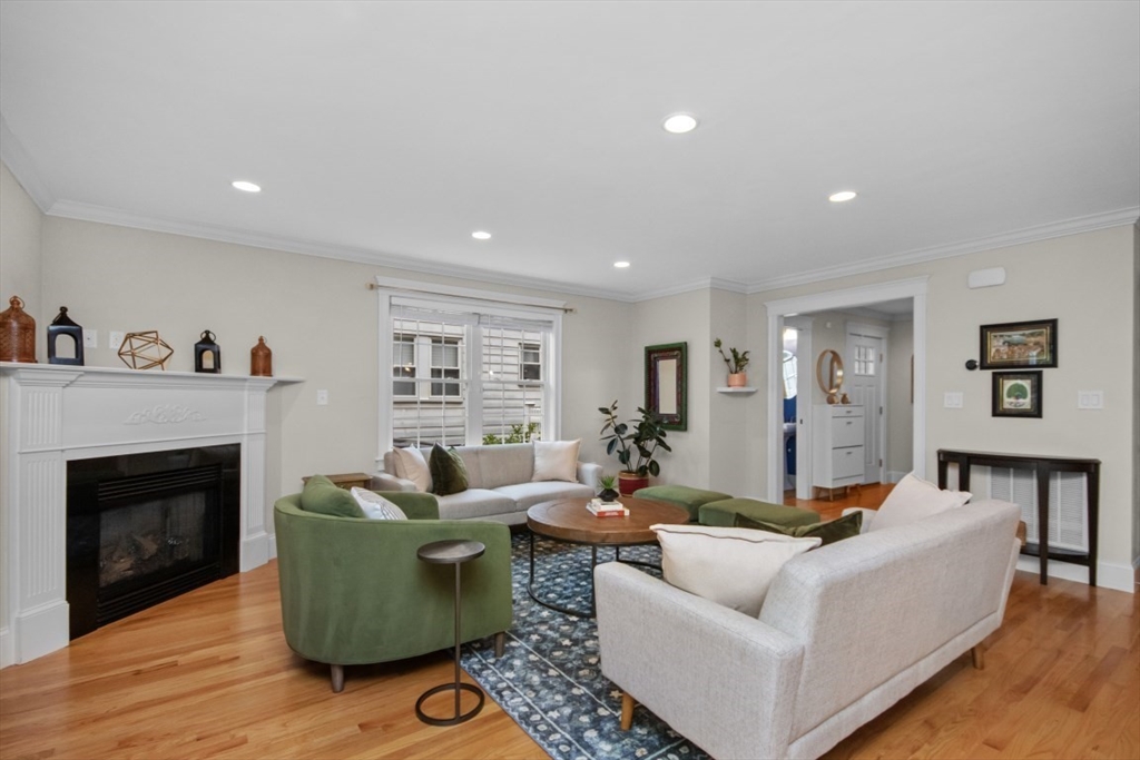 61 Hawthorne St # 61