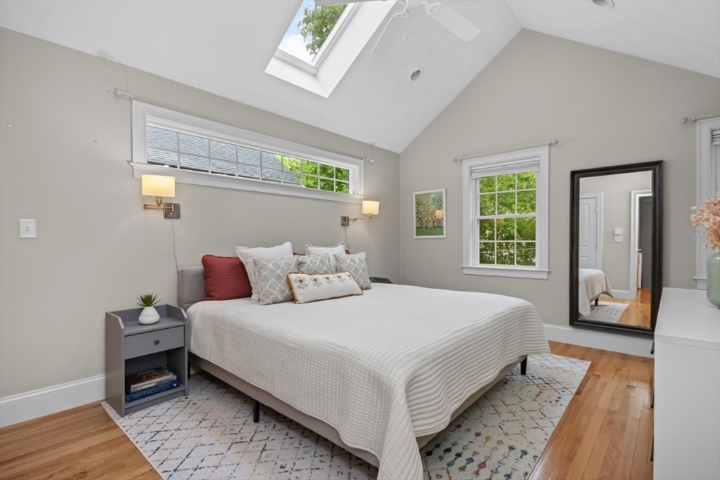 61 Hawthorne St # 61