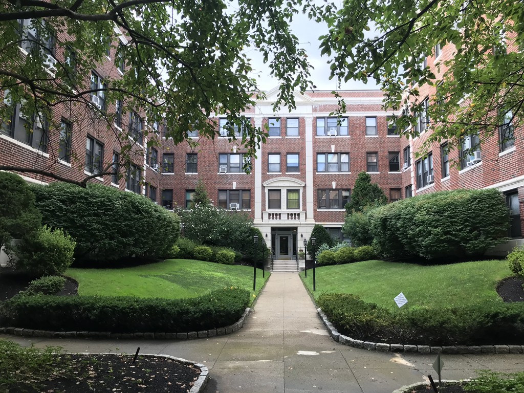 141 Englewood Ave # 37