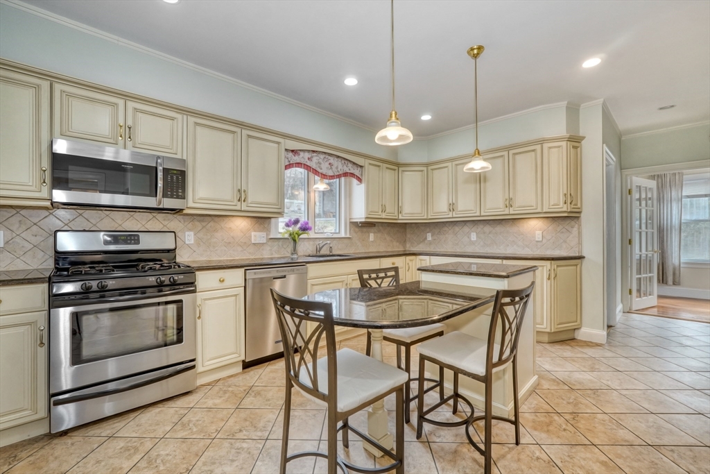 216-220 Newtonville Ave # 218