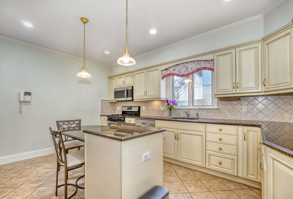 216-220 Newtonville Ave # 218