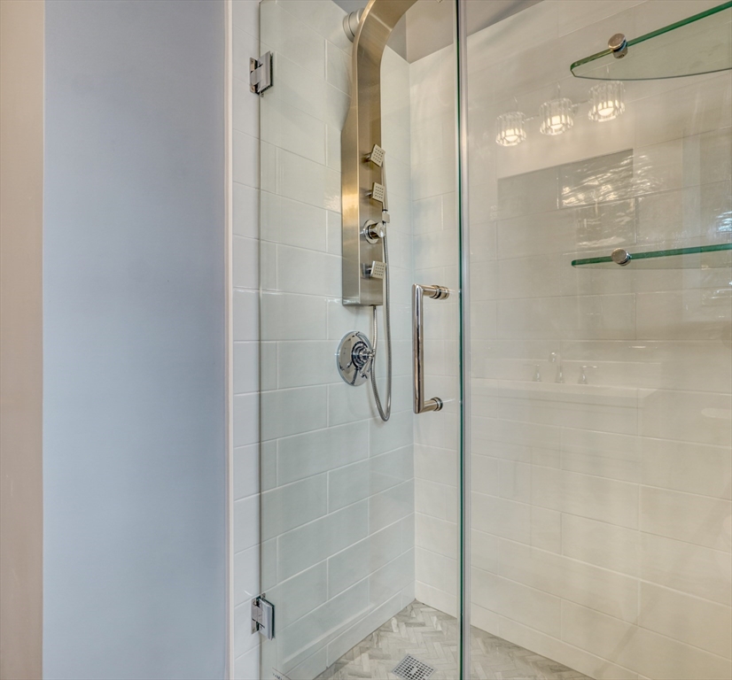 216-220 Newtonville Ave # 218