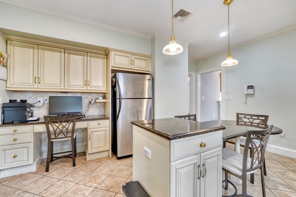 216-220 Newtonville Ave # 218