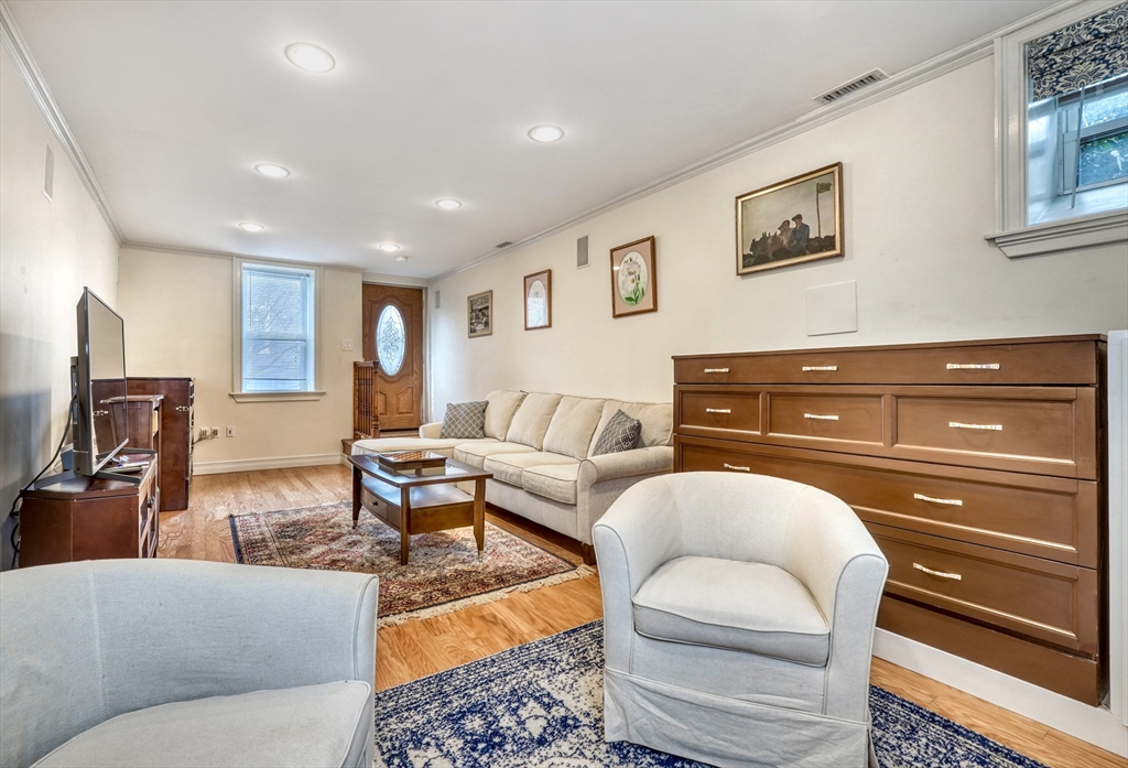 216-220 Newtonville Ave # 218
