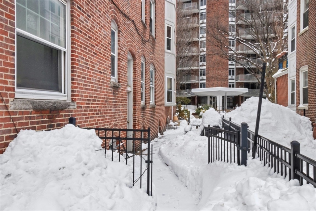 20 Winchester St # 3