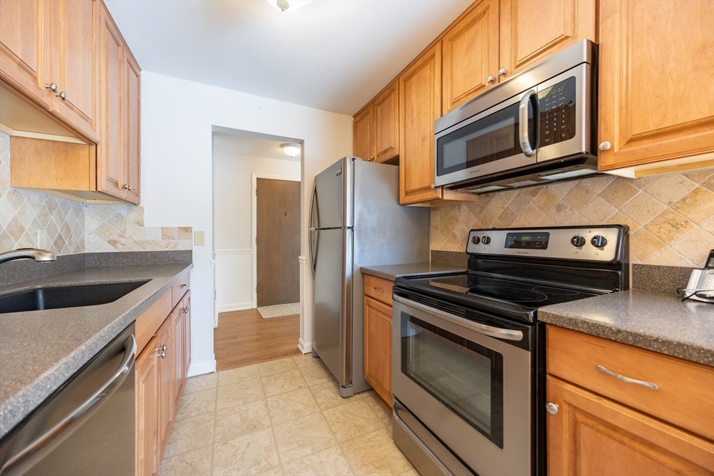 1212 Greendale Ave # 300