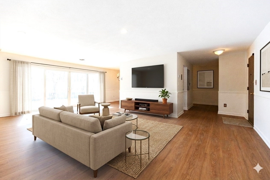 1212 Greendale Ave # 300