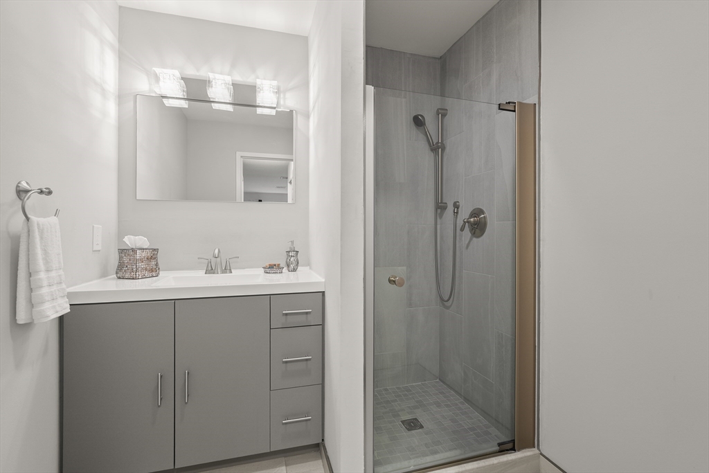 44 Loomis St # 309