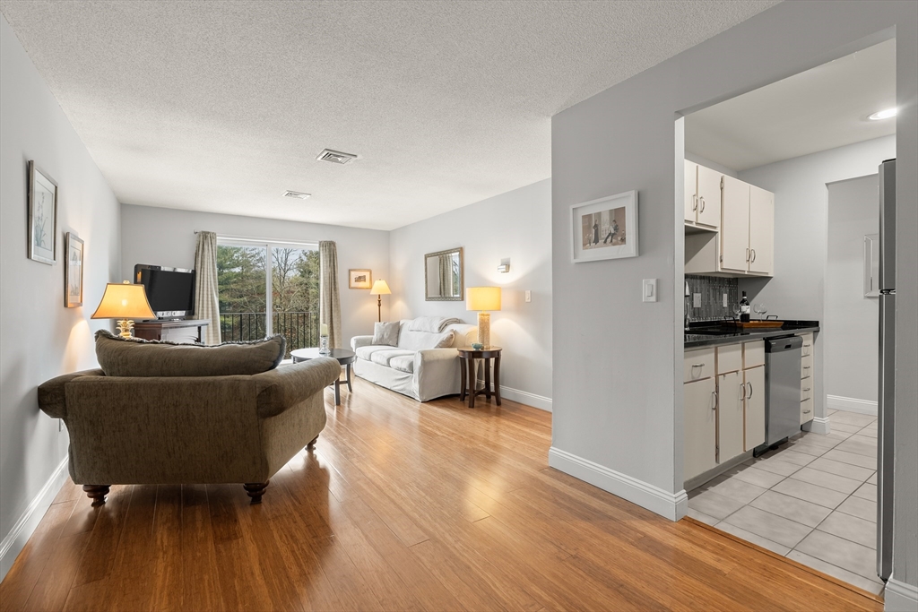 44 Loomis St # 309