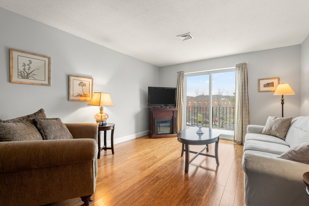 44 Loomis St # 309