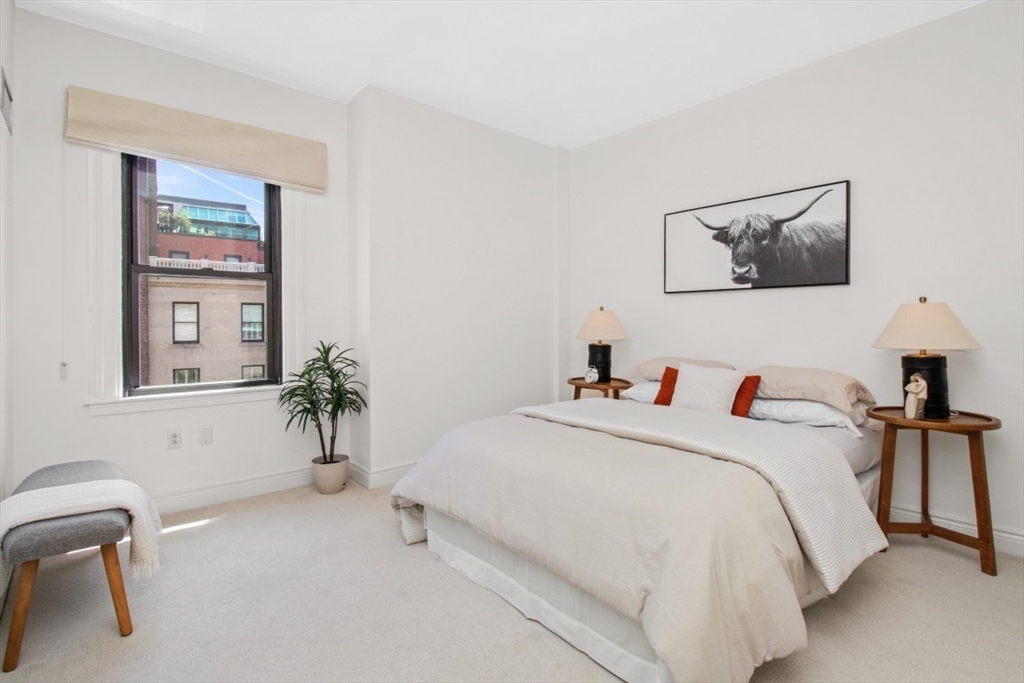 10 Charlesgate E # 302
