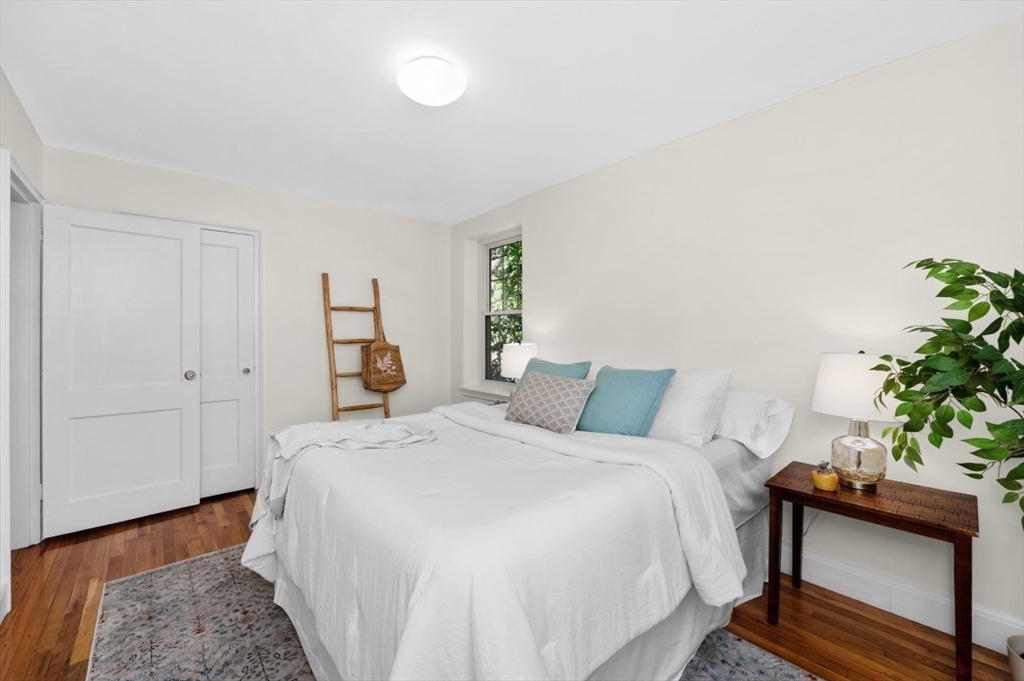 19 Englewood Ave # 2