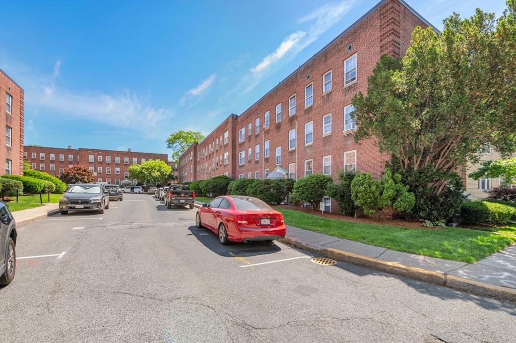 19 Englewood Ave # 2
