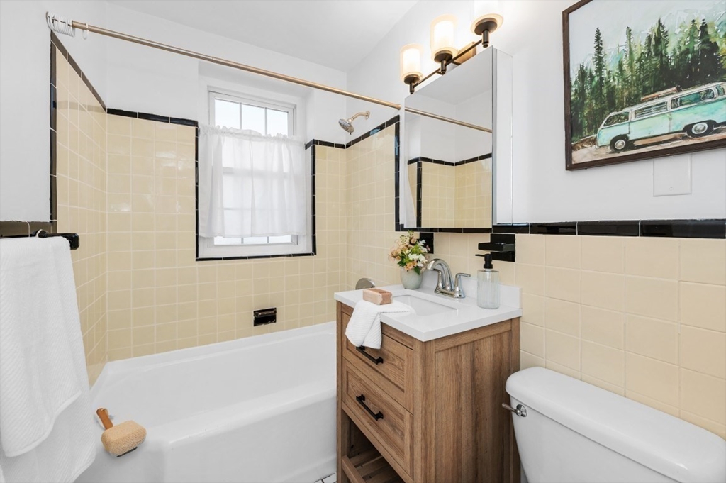 19 Englewood Ave # 2