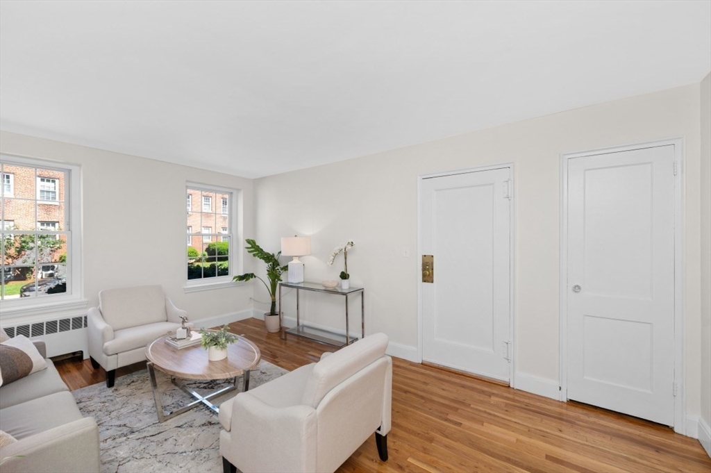 19 Englewood Ave # 2