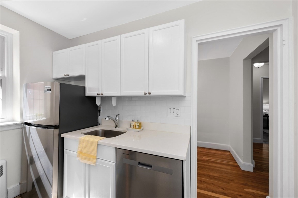 19 Englewood Ave # 2