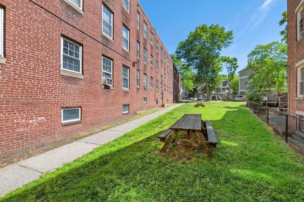 19 Englewood Ave # 2