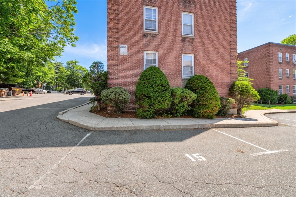 19 Englewood Ave # 2