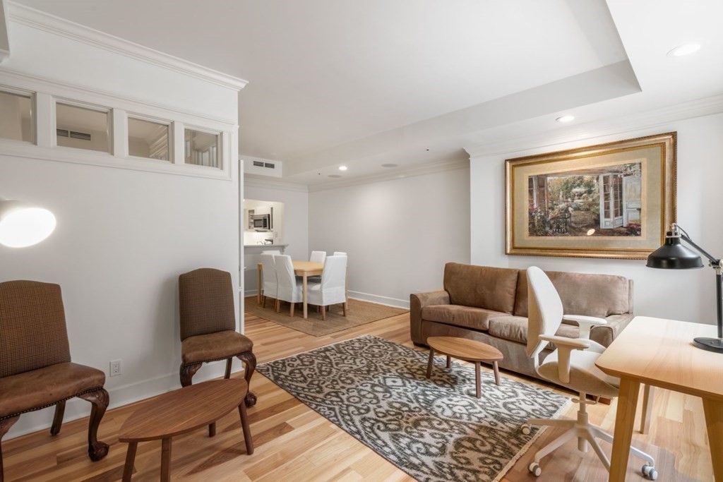 300 Boylston St # 511