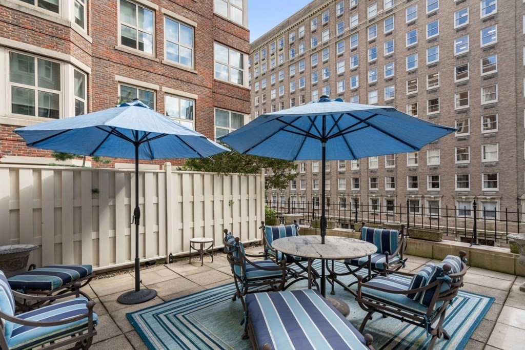 300 Boylston St # 511