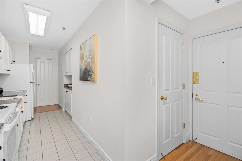 10 Charlesgate East # 302