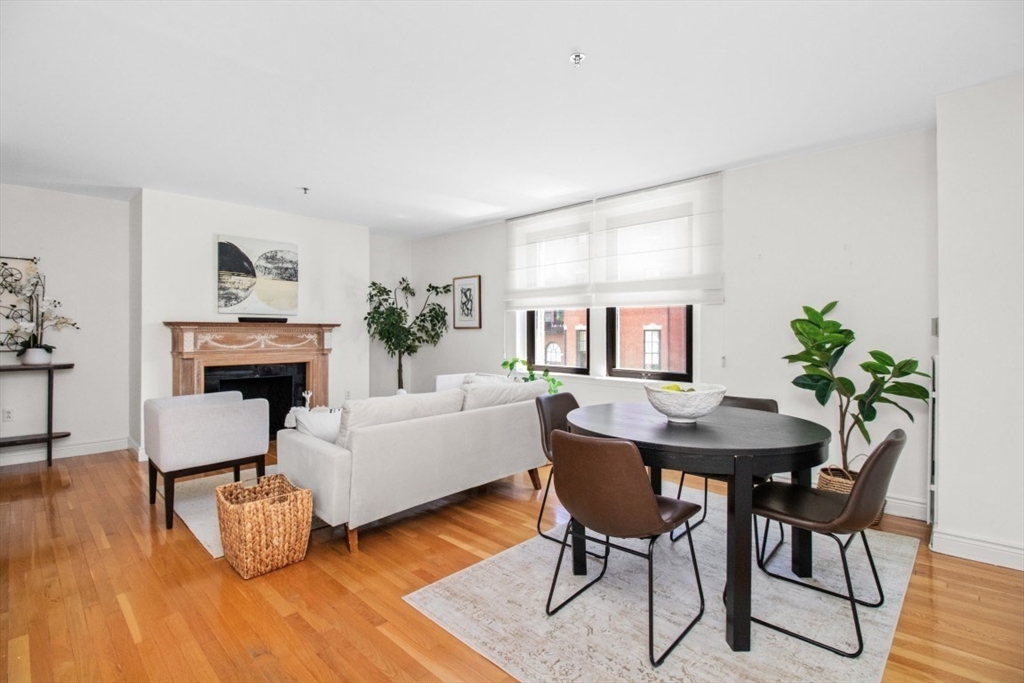 10 Charlesgate East # 302