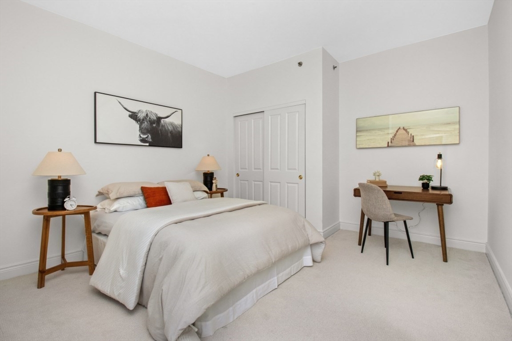 10 Charlesgate East # 302