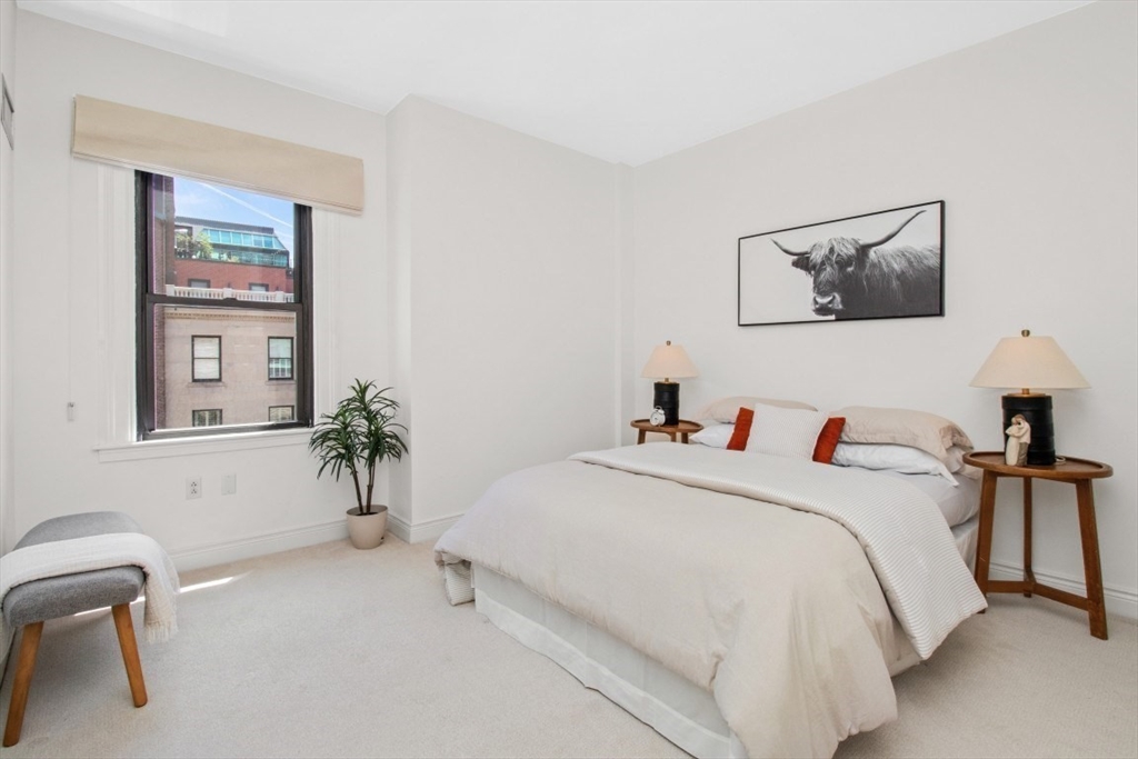 10 Charlesgate East # 302