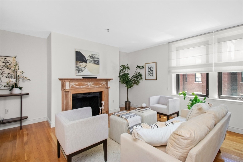 10 Charlesgate East # 302