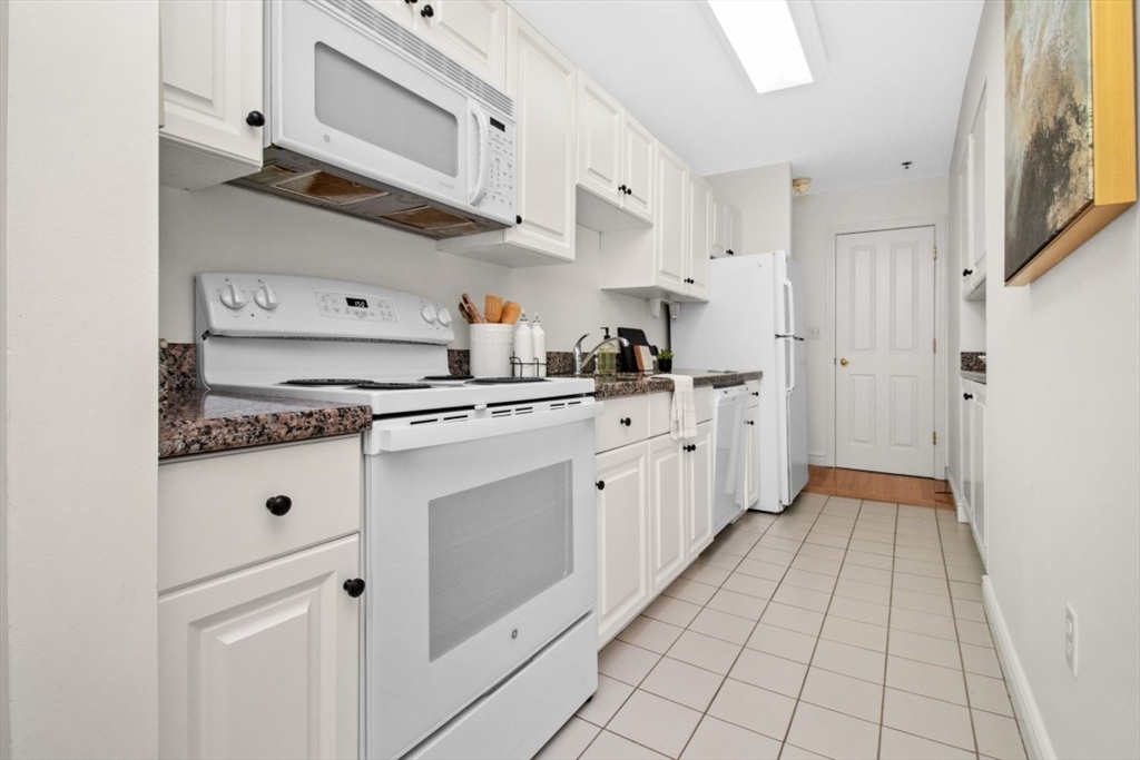 10 Charlesgate East # 302