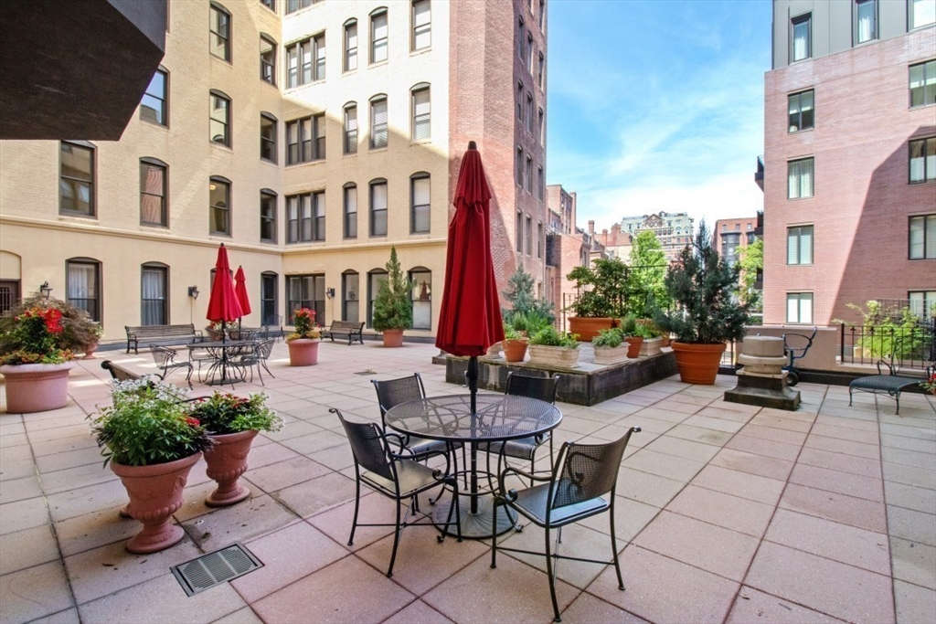 10 Charlesgate East # 302