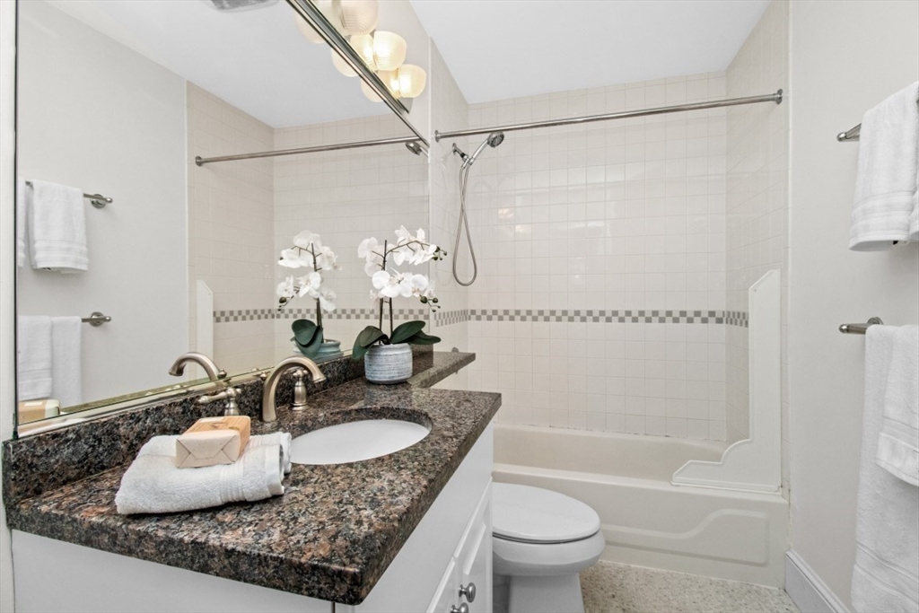 10 Charlesgate East # 302